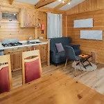 Dreilaendereck Blockhuetten & * Ried im Oberinntal