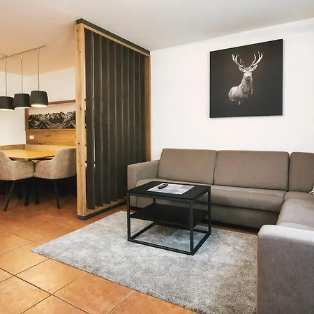 Dreilaendereck Blockhuetten & *