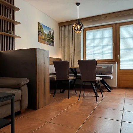 Dreilaendereck Blockhuetten & Ried im Oberinntal