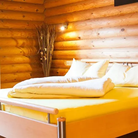 Dreilaendereck Blockhuetten &