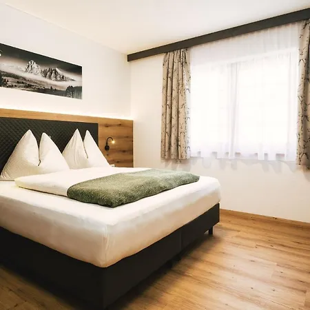 Dreilaendereck Blockhuetten & *