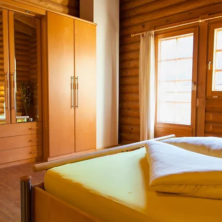 Dreilaendereck Blockhuetten & Ried im Oberinntal