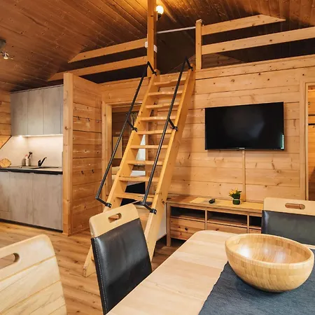 Dreilaendereck Blockhuetten & Ried im Oberinntal